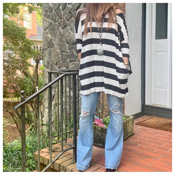 02 Oversized Striped Tunic Top with Side Pockets - Picture 7 of 9